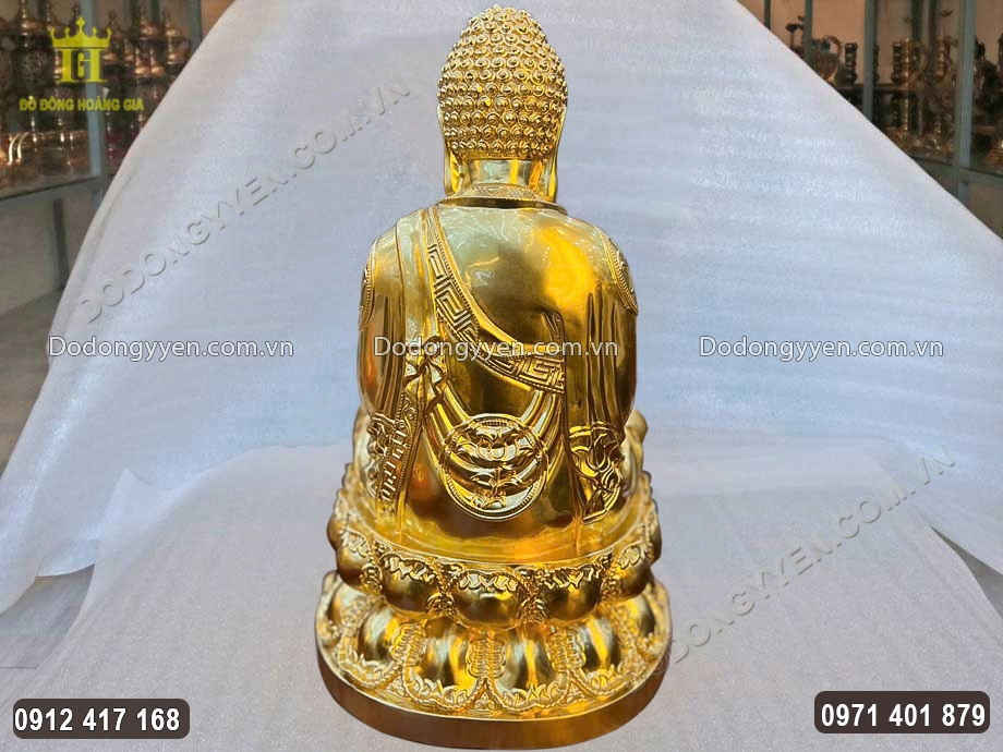 H&igrave;nh ảnh ph&iacute;a sau của bức tượng